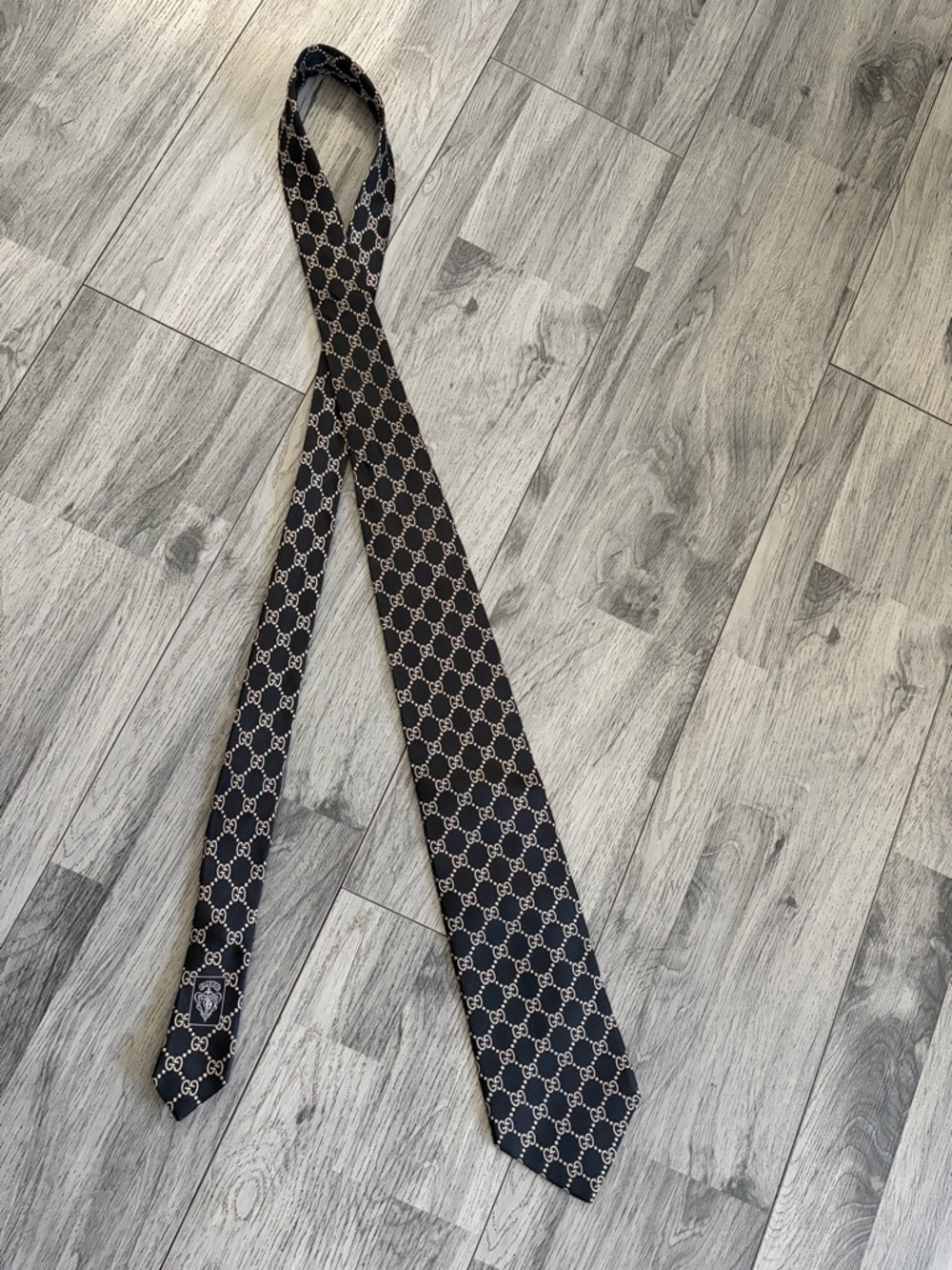 Gucci Black Silk Tie with Beige Interlocking G Pattern Monogram